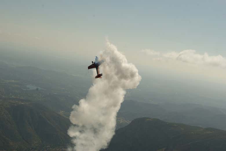 Combattimento con aereo acrobatico