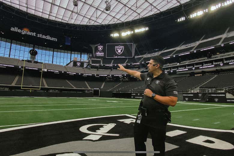 Nel campo del Allegiant Stadium