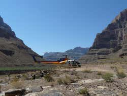 Elicottero nel Grand Canyon