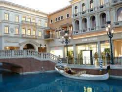 Venetian, negozio Canal Grande